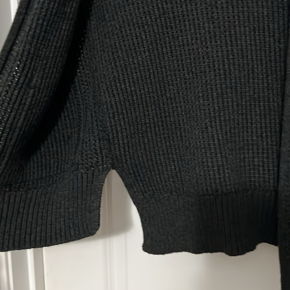 Universal Threads sweater - Picture 4 of 5